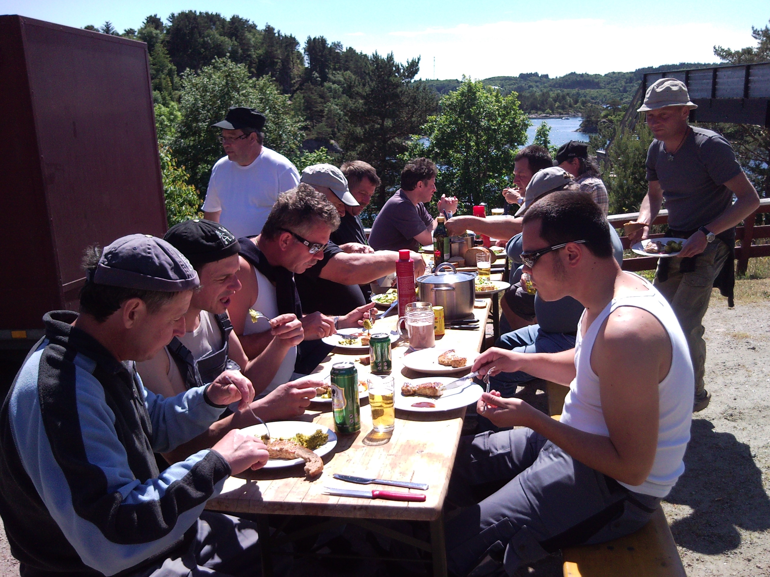 Alle beim Essen